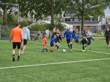 Laatste training S.K.N.W.K. JO7-1 (partijtje tegen de ouders) van maandag 27 mei 2024 (45/180)